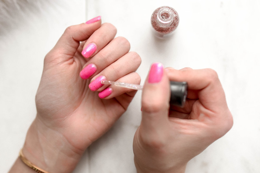 como crecen las uñas