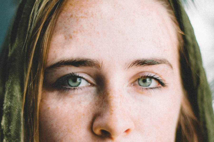 como depilar las cejas, rostro alargado
