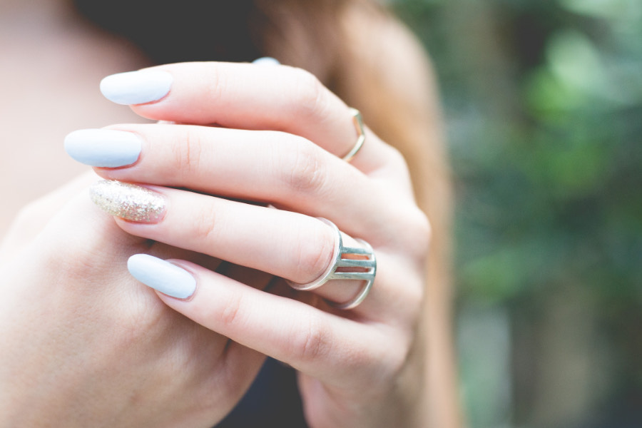 como hacer crecer las uñas, evita morder